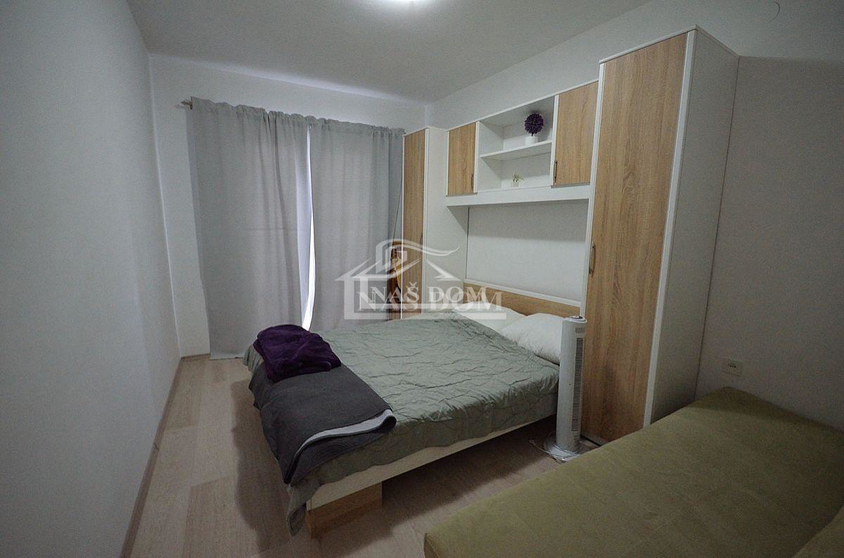 Vodice - Renovirana hiša v centru Vodic s 4 apartmaji
