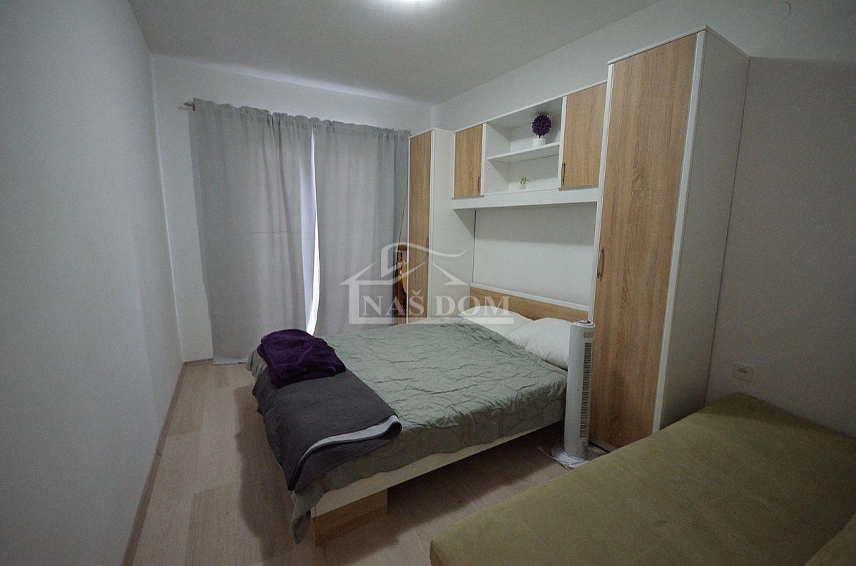 Vodice - Renovirana hiša v centru Vodic s 4 apartmaji