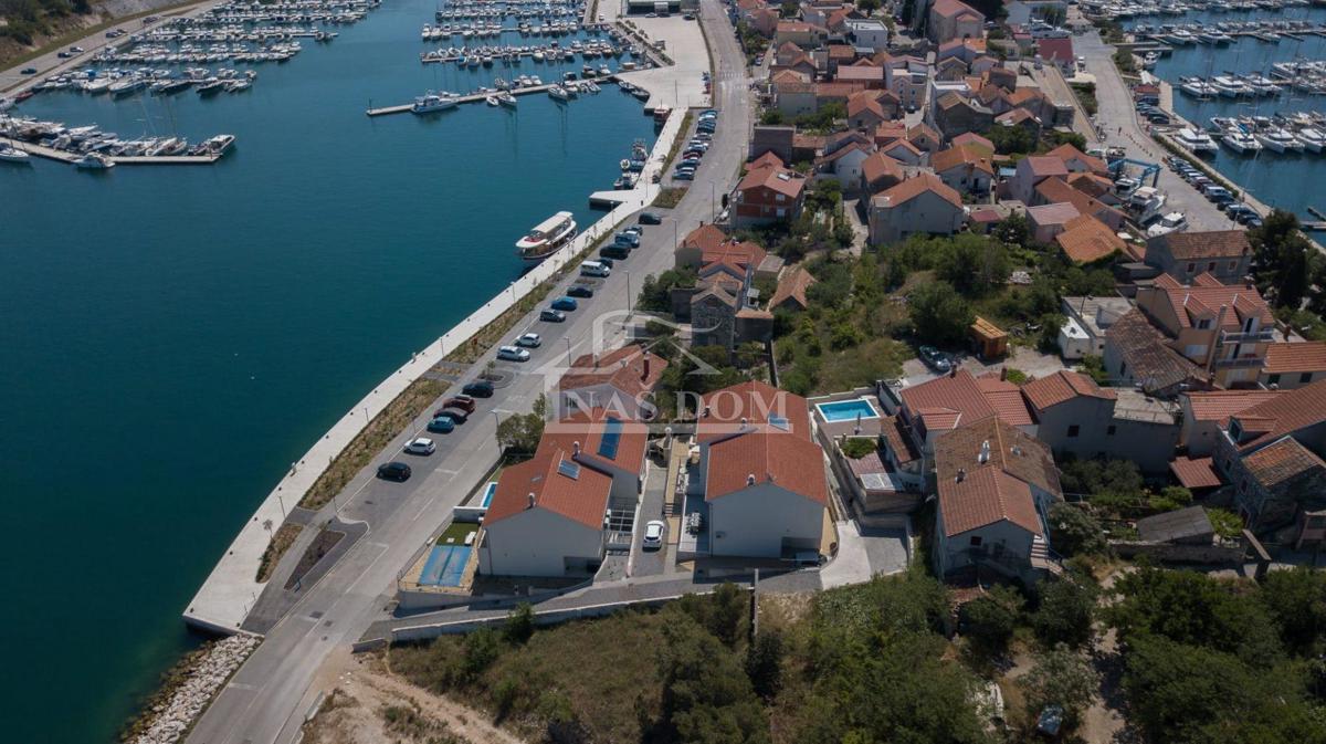 Šibenik, Mandalina - dvojna hiša s pogledom na morje