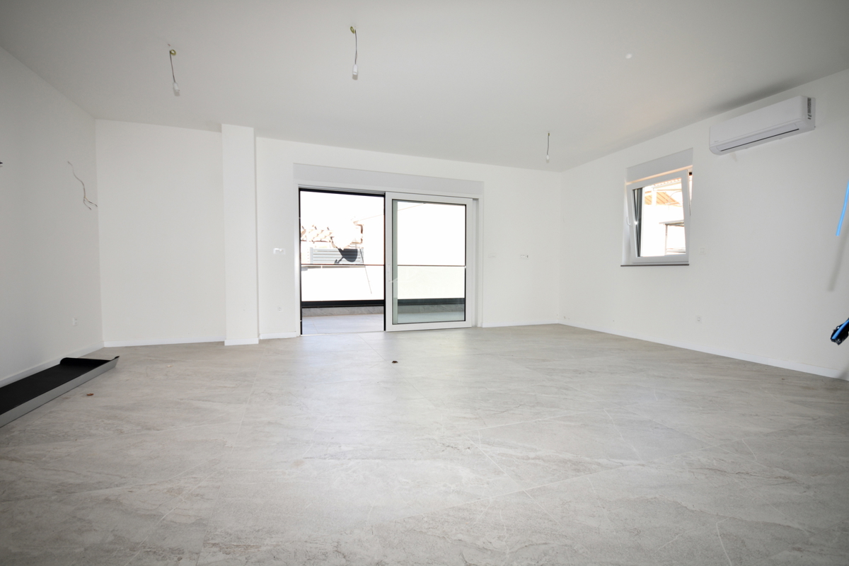 Luksuzno stanovanje S5, 50m od plaže