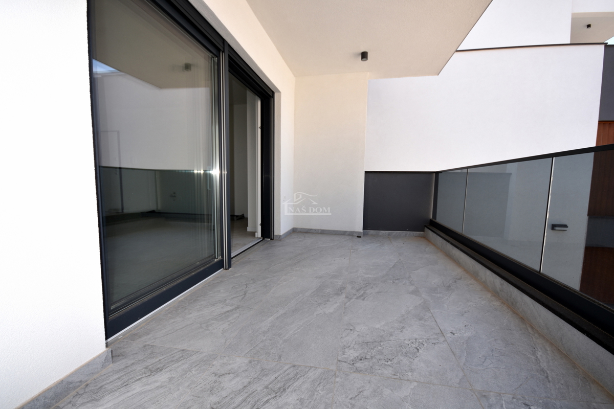 Luksuzno stanovanje S5, 50m od plaže