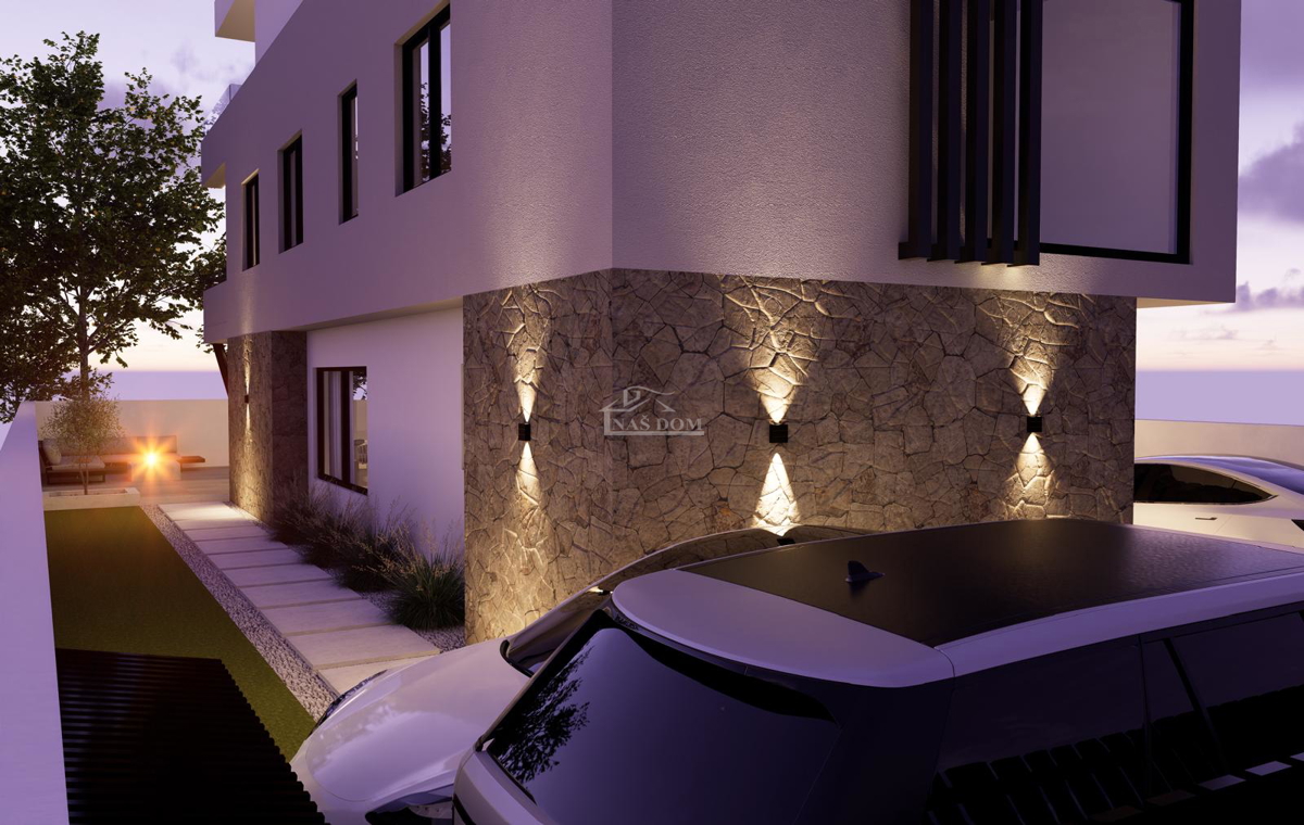 Vodice - Luksuzno dvonadstropno stanovanje S2, mirna lega