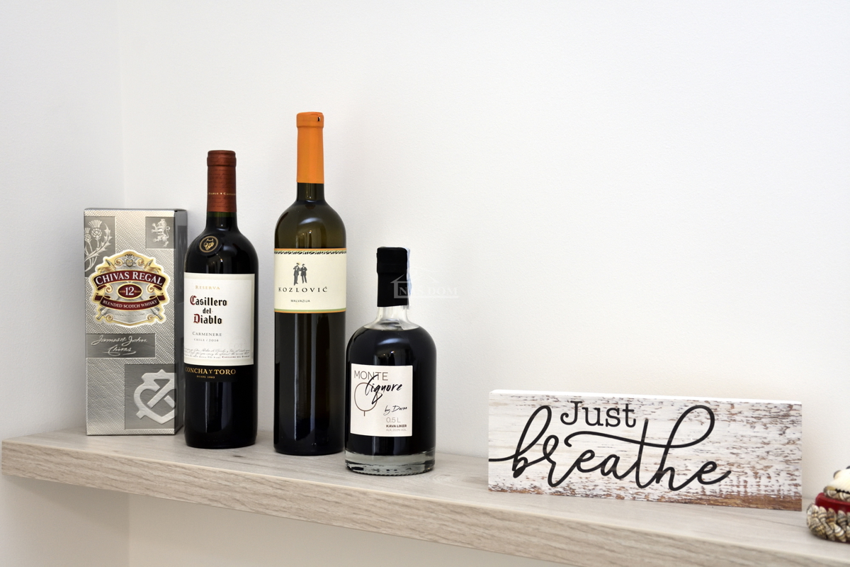 Luksuzni opremljeni penthouse s panoramskim pogledom na morje – Srima, Vodice