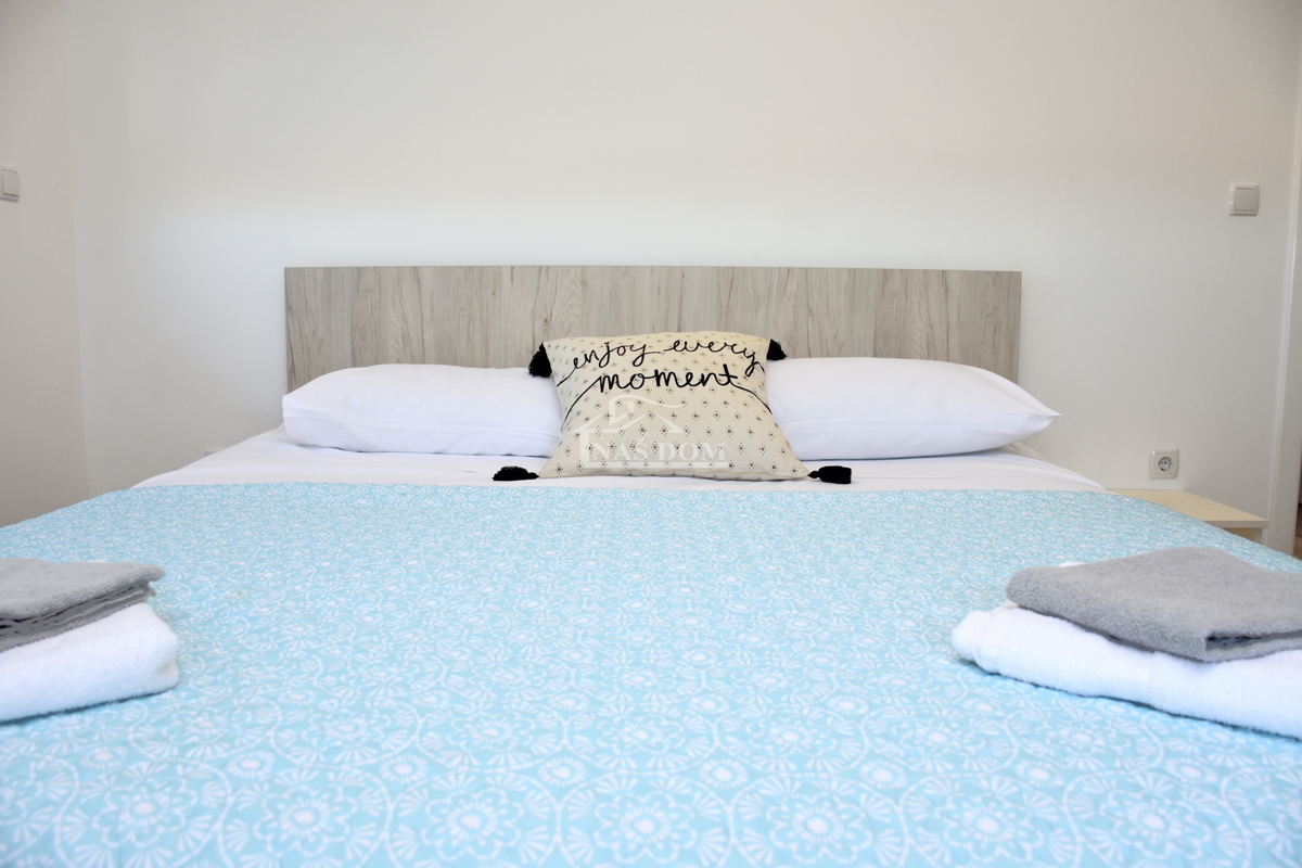 Luksuzni opremljeni penthouse s panoramskim pogledom na morje – Srima, Vodice