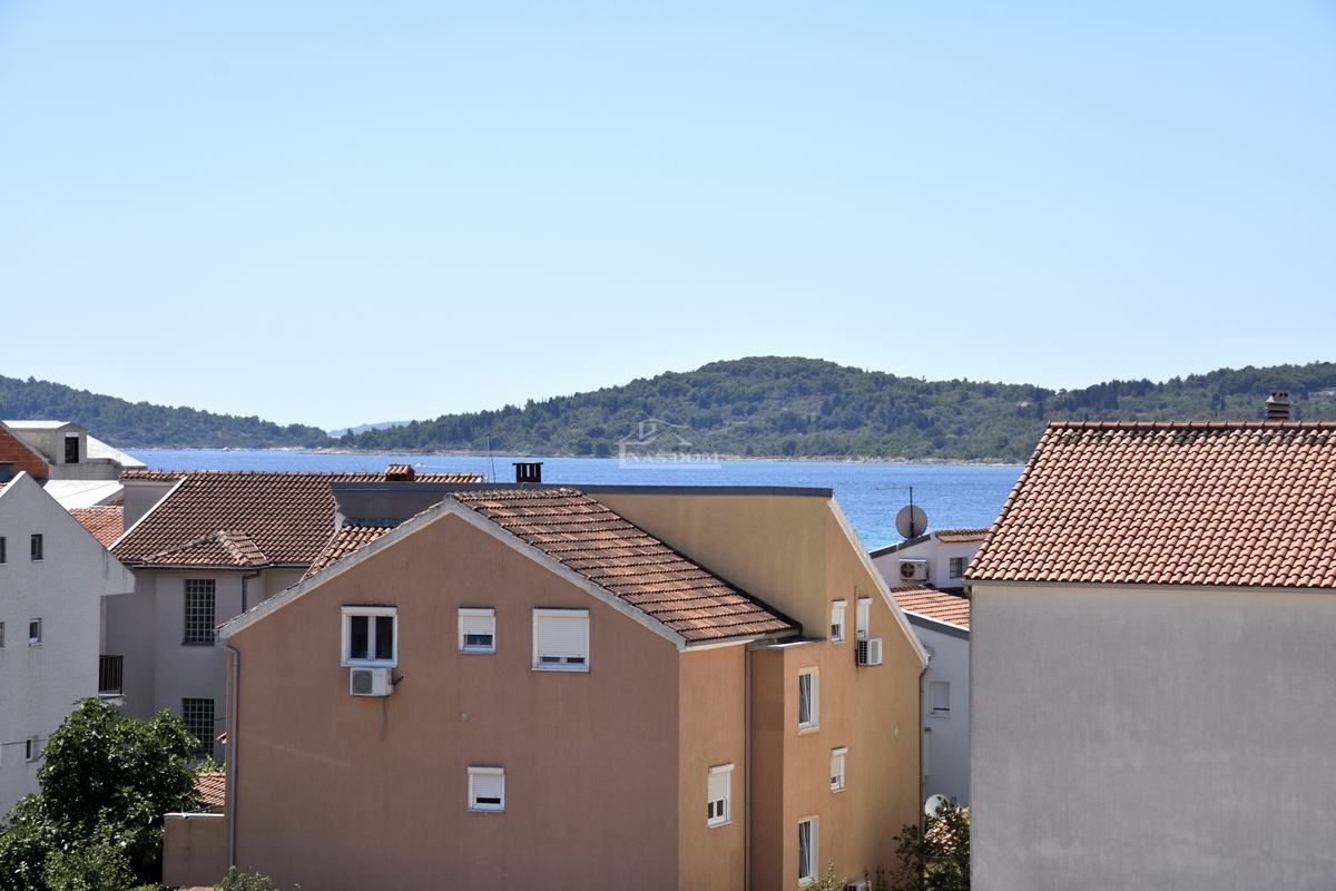 Luksuzni opremljeni penthouse s panoramskim pogledom na morje – Srima, Vodice
