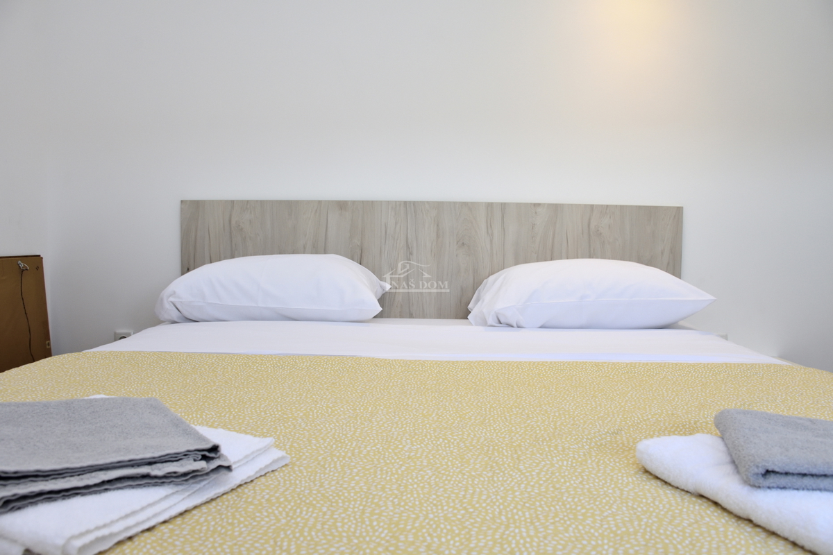 Luksuzni opremljeni penthouse s panoramskim pogledom na morje – Srima, Vodice