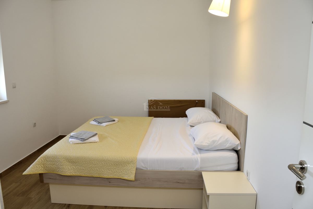 Luksuzni opremljeni penthouse s panoramskim pogledom na morje – Srima, Vodice