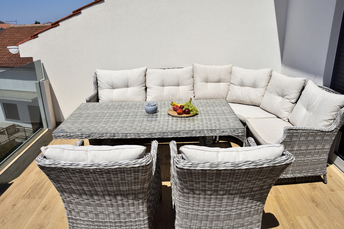 Luksuzni opremljeni penthouse s panoramskim pogledom na morje – Srima, Vodice