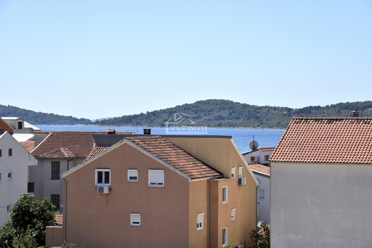 Luksuzni opremljeni penthouse s panoramskim pogledom na morje – Srima, Vodice