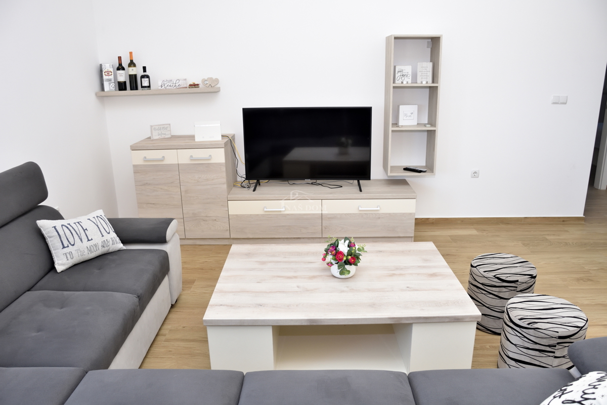 Luksuzni opremljeni penthouse s panoramskim pogledom na morje – Srima, Vodice