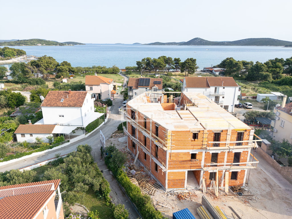 Vodice - Luksuzno stanovanje S2, 50m od plaže