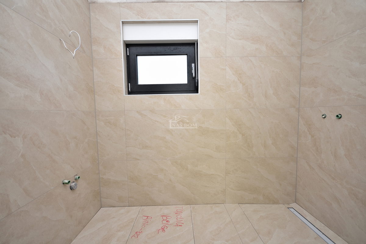 VODICE-*NOVOGRADNJA* S1 Dvojna kuća 550m od plaže