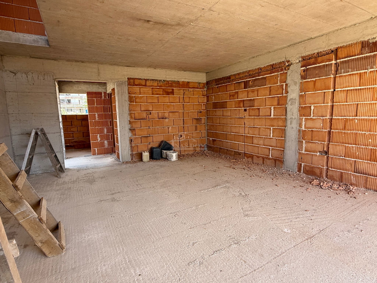 VODICE-*NOVOGRADNJA* S1 Dvojna kuća 550m od plaže