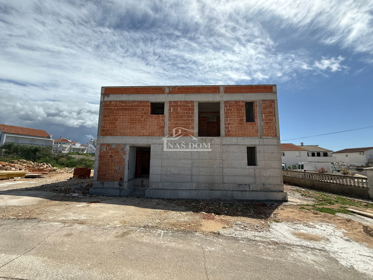 VODICE-*NOVOGRADNJA* S1 Dvojna kuća 550m od plaže