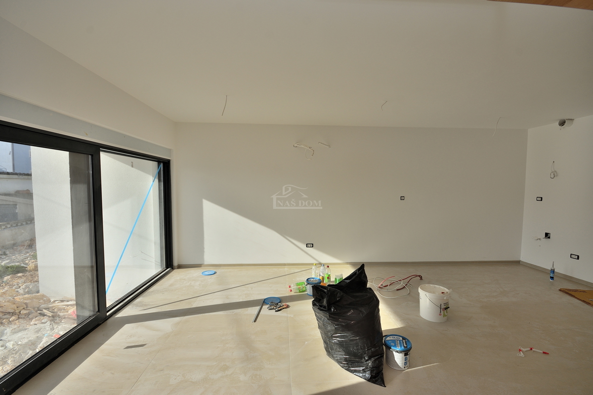 VODICE-*NOVOGRADNJA* S1 Dvojna kuća 550m od plaže