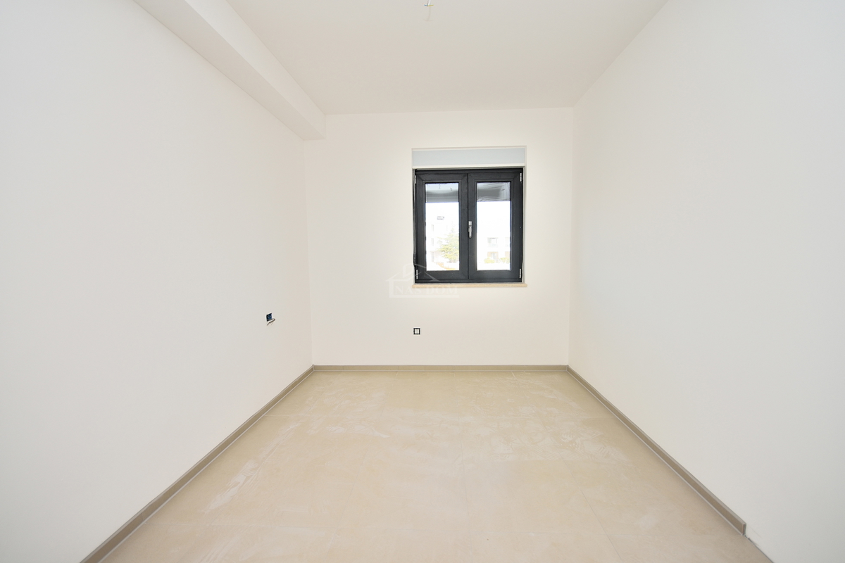 VODICE-*NOVOGRADNJA* S1 Dvojna kuća 550m od plaže