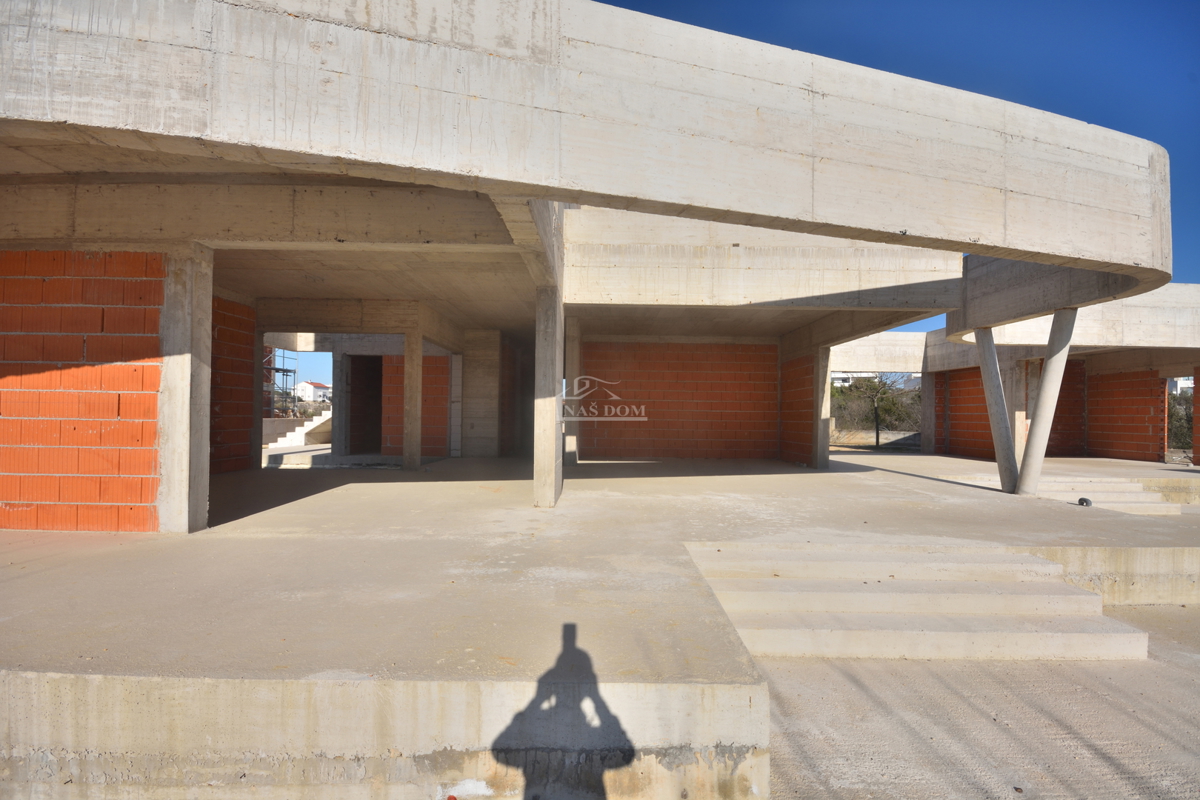 Vodice – Impresivna sodobna vila z bazenom, zdraviliško oazo in dih jemajočim razgledom