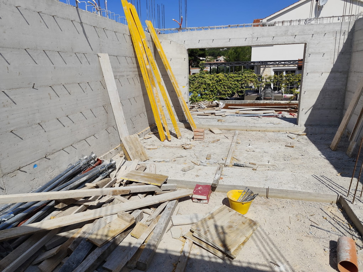 TRIBUNJ - NOVOGRADNJA S1 hiša z razgledom na morje, 300 m od plaže