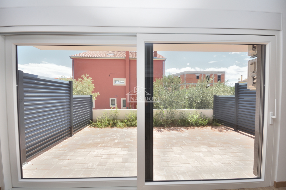 Vodice - Luksuzna hiša s 3 stanovanji, le 150 m od plaže