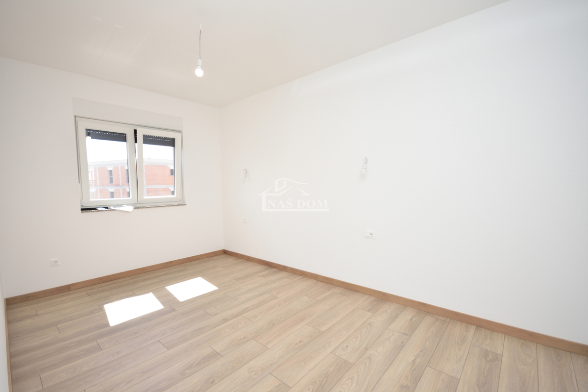 Vodice - Luksuzna hiša s 3 stanovanji, le 150 m od plaže