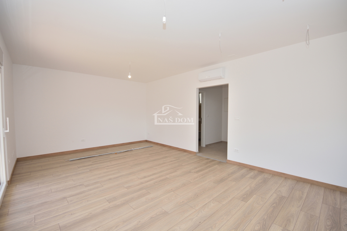 Vodice - Luksuzna hiša s 3 stanovanji, le 150 m od plaže