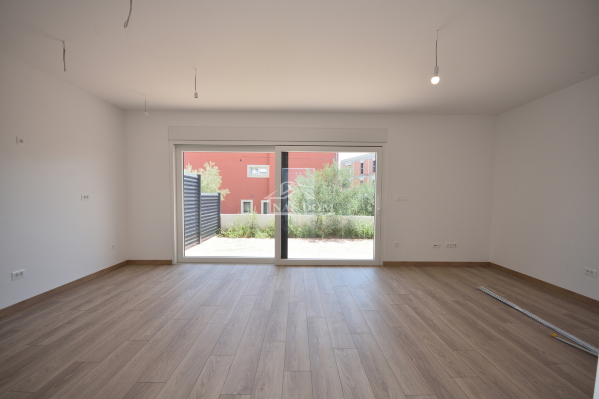 Vodice - Luksuzna hiša s 3 stanovanji, le 150 m od plaže