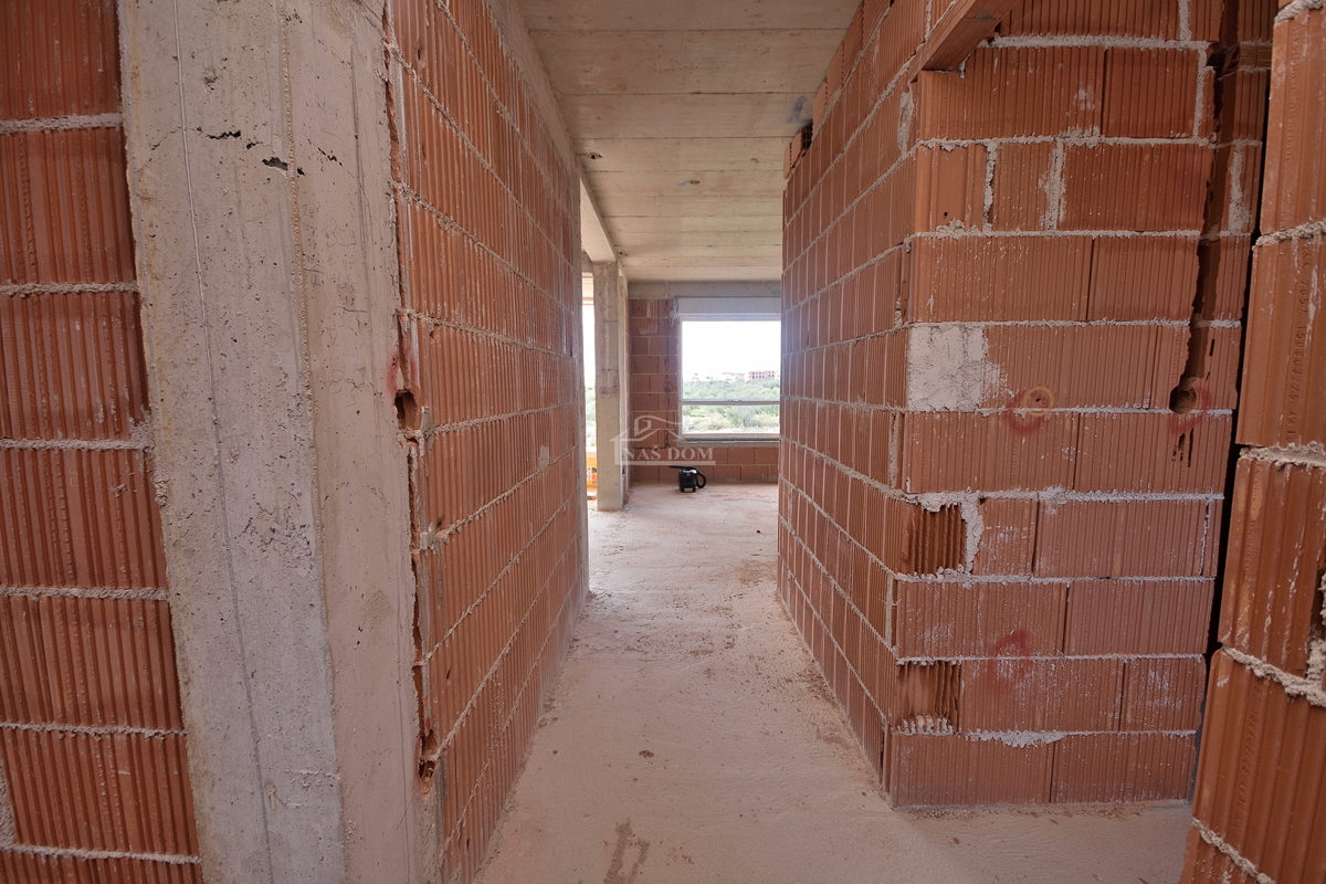 Vodice - NOVOGRADNJA - stanovanja z razgledom na morje, 400 m od plaže