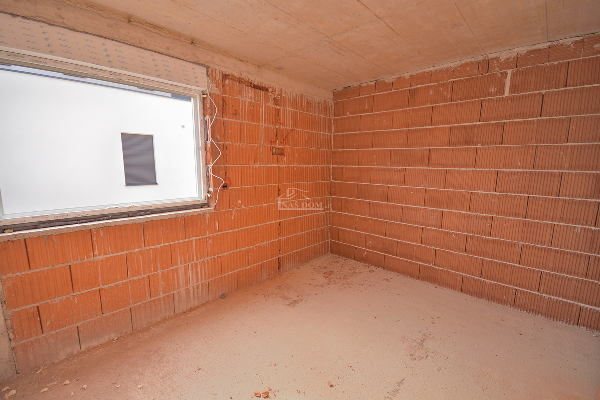 Vodice - NOVOGRADNJA - stanovanja z razgledom na morje, 400 m od plaže