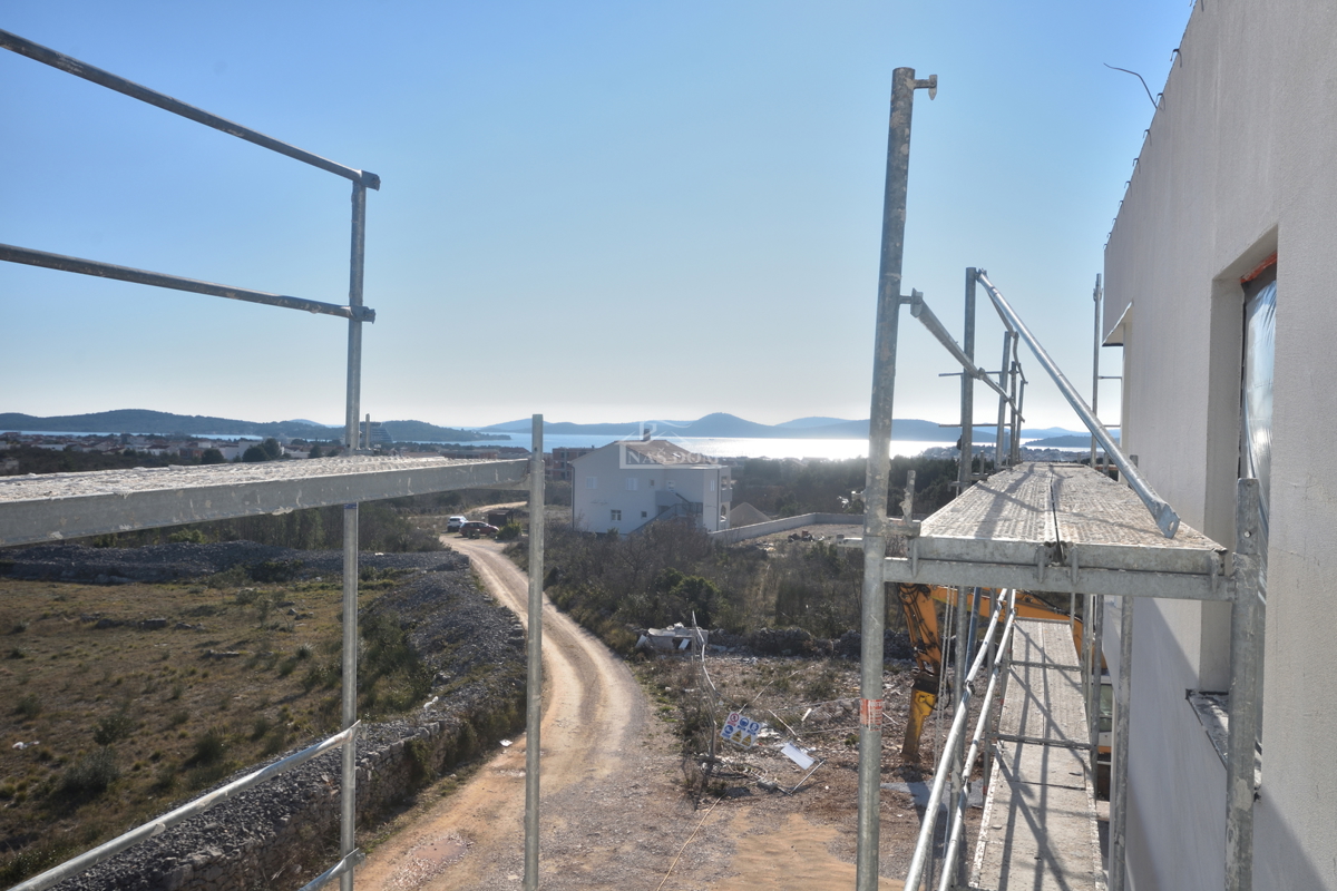 Vodice - Komfortno stanovanje S9 s tremi spalnicami, čudovit razgled na morje - NOVO