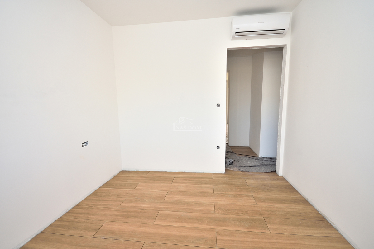 Vodice - stanovanje z vrtom na mirni lokaciji