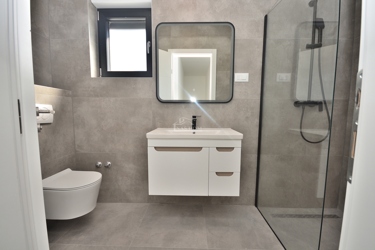 Vodice - s4 dvonadstropno stanovanje z vrtom, 3S+DB, 115,42 m2