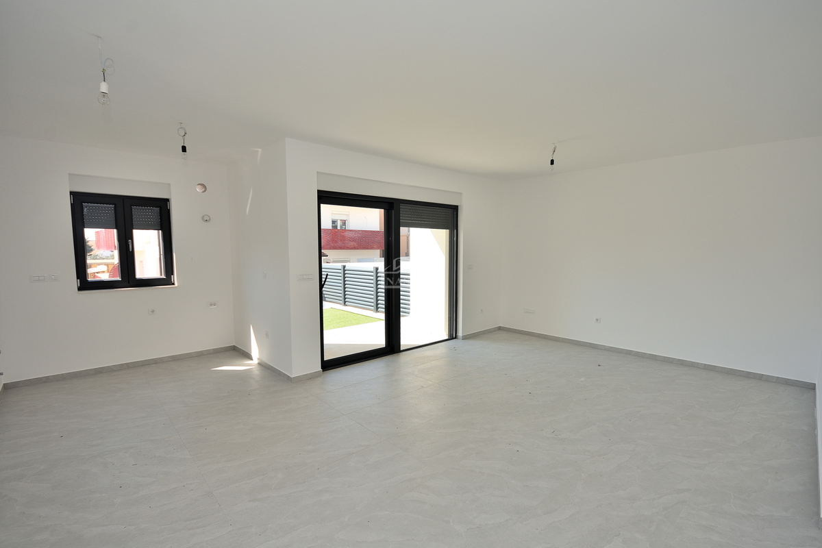 Vodice - s4 dvonadstropno stanovanje z vrtom, 3S+DB, 115,42 m2