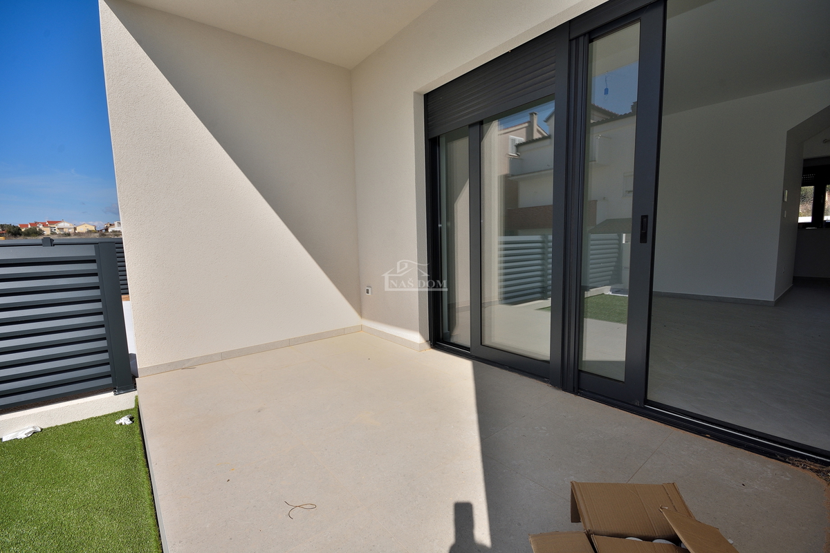 Vodice - s4 dvonadstropno stanovanje z vrtom, 3S+DB, 115,42 m2