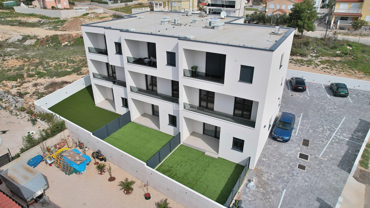 Vodice - s4 dvonadstropno stanovanje z vrtom, 3S+DB, 115,42 m2