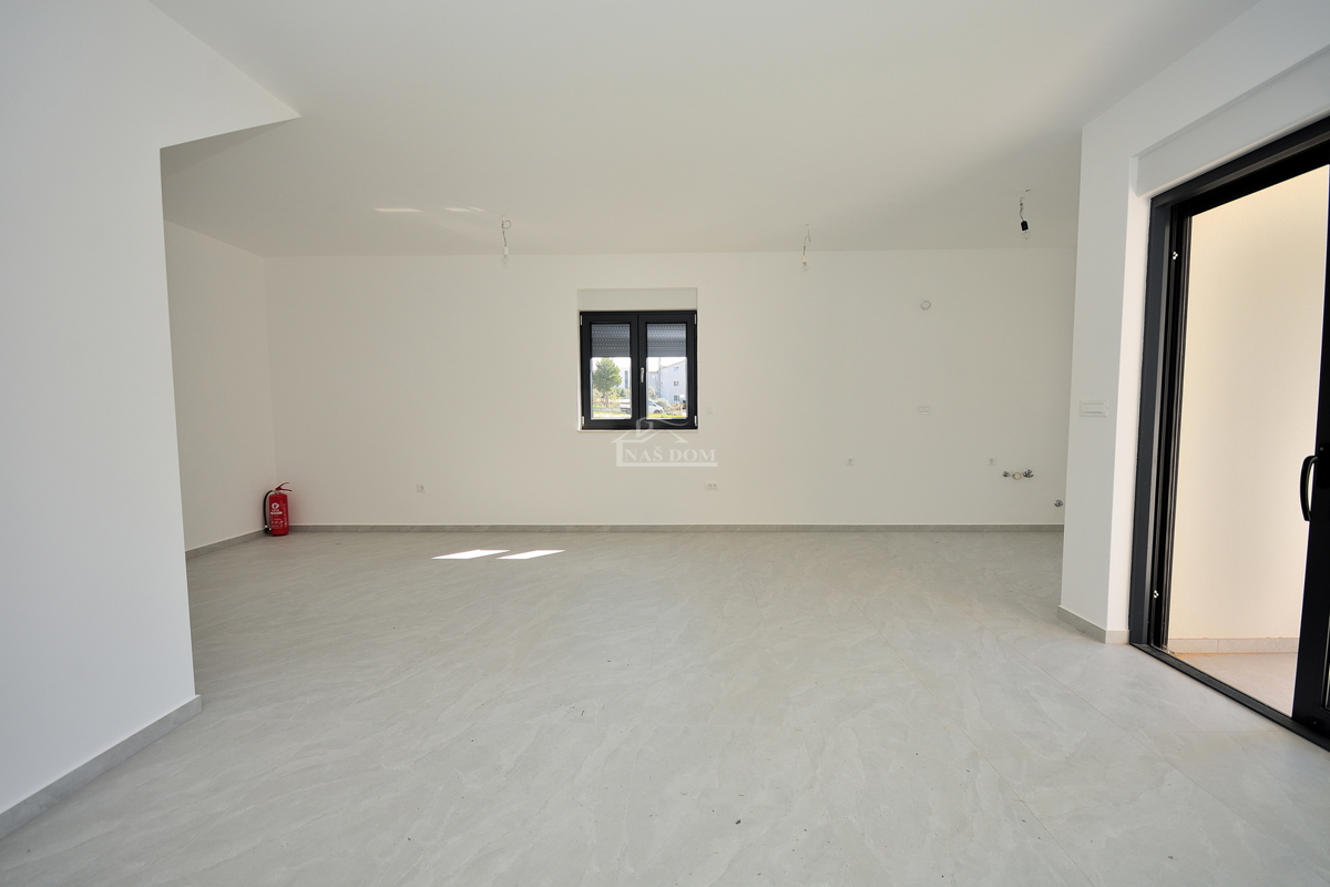 Vodice - s4 dvonadstropno stanovanje z vrtom, 3S+DB, 115,42 m2