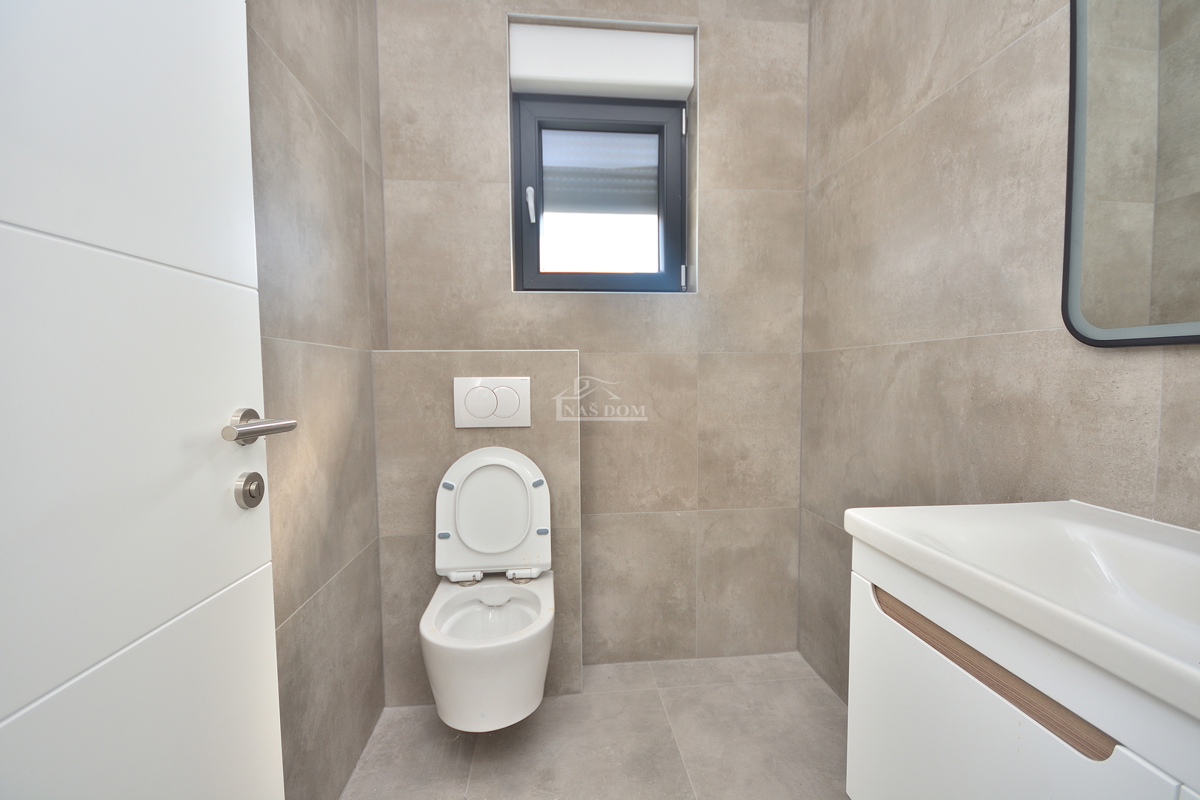 Vodice - s4 dvonadstropno stanovanje z vrtom, 3S+DB, 115,42 m2