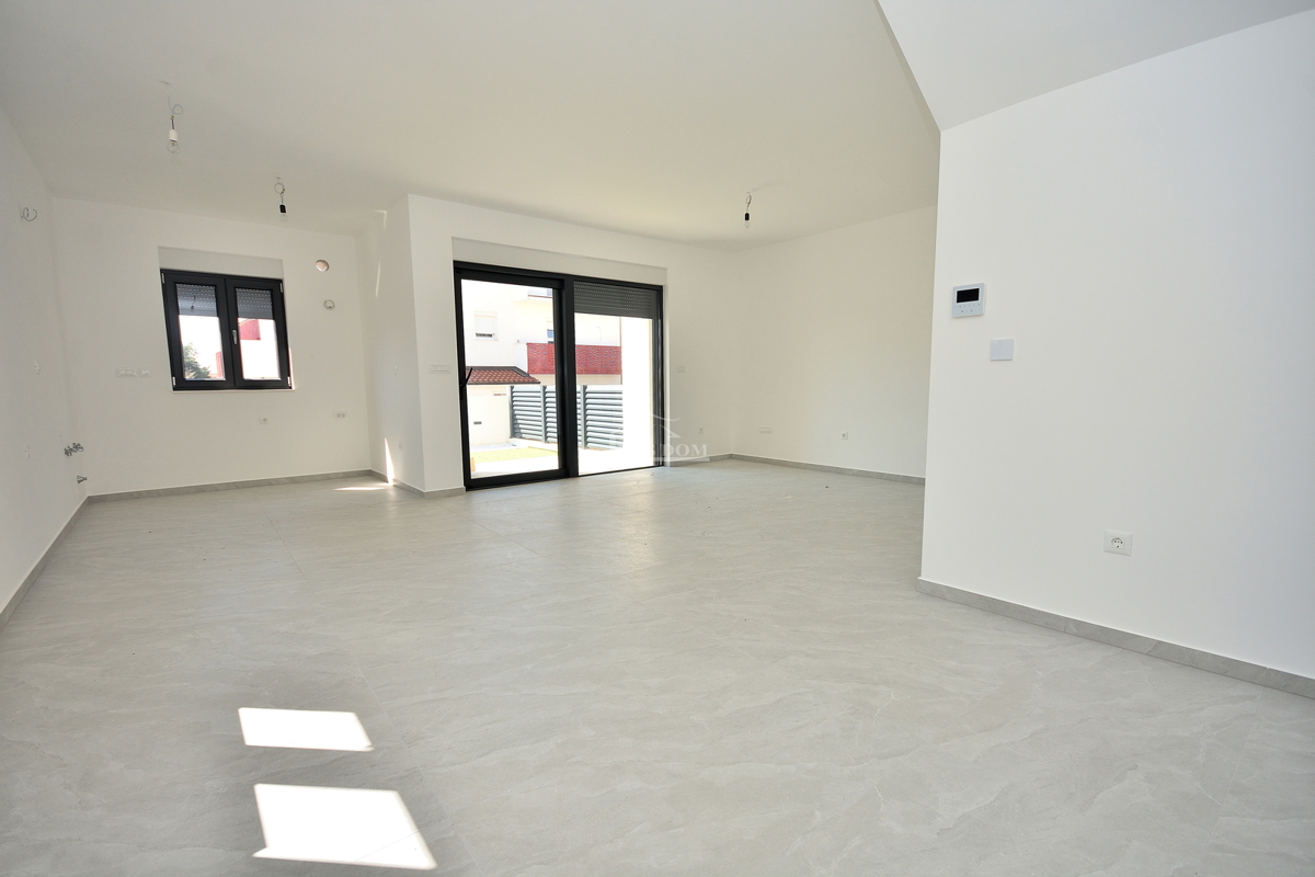 Vodice - s4 dvonadstropno stanovanje z vrtom, 3S+DB, 115,42 m2