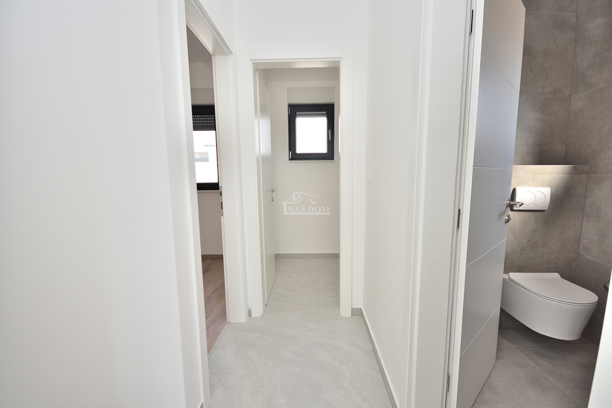 Vodice - s4 dvonadstropno stanovanje z vrtom, 3S+DB, 115,42 m2