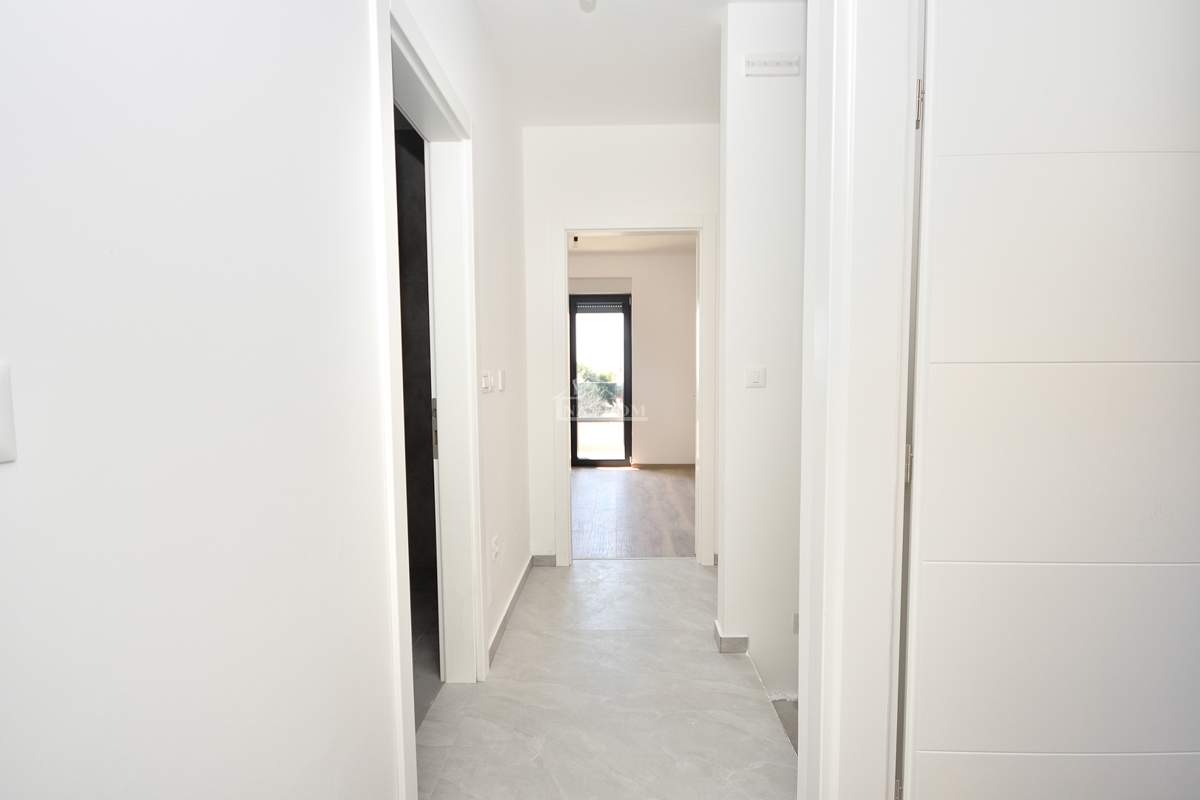 Vodice - s4 dvonadstropno stanovanje z vrtom, 3S+DB, 115,42 m2