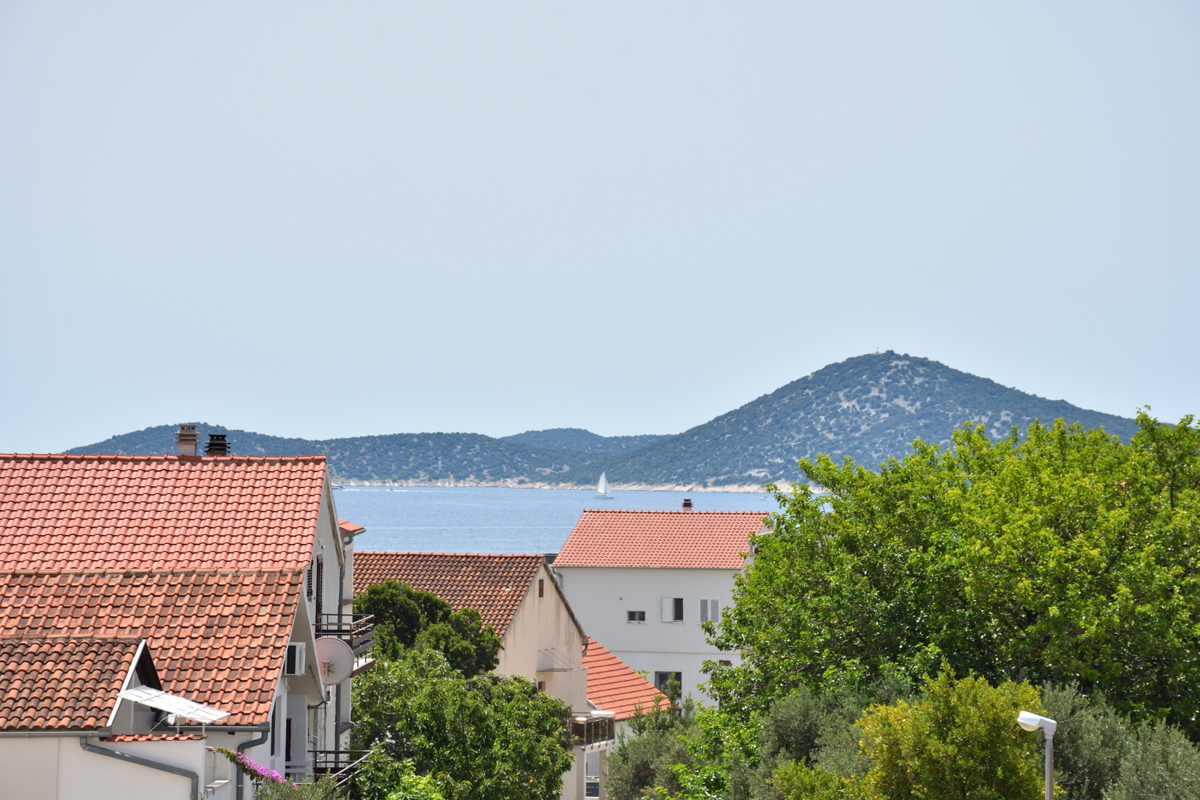 Vodice - VROČA LOKACIJA, Stan S8 v prvem nadstropju, pogled na morje