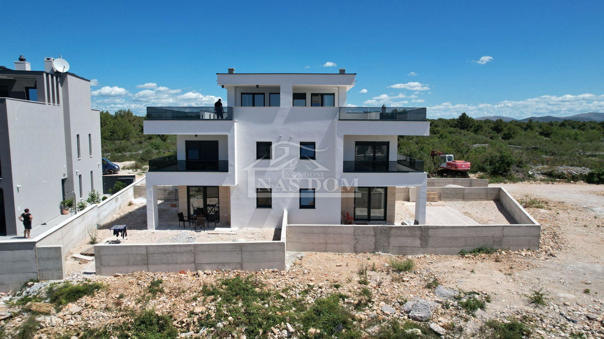 Prodaja, hiša, samostojna, Šibensko-kninska županija, Vodice, Srima