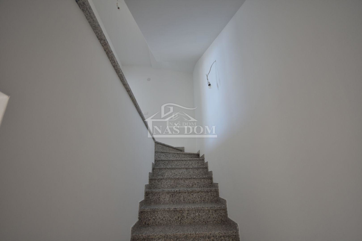 Prodaja, hiša, samostojna, Šibensko-kninska županija, Vodice, Srima