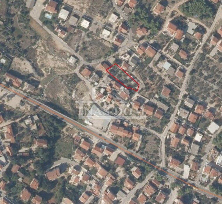 Vodice - prodaja se stavbno zemljišče 1205 m2