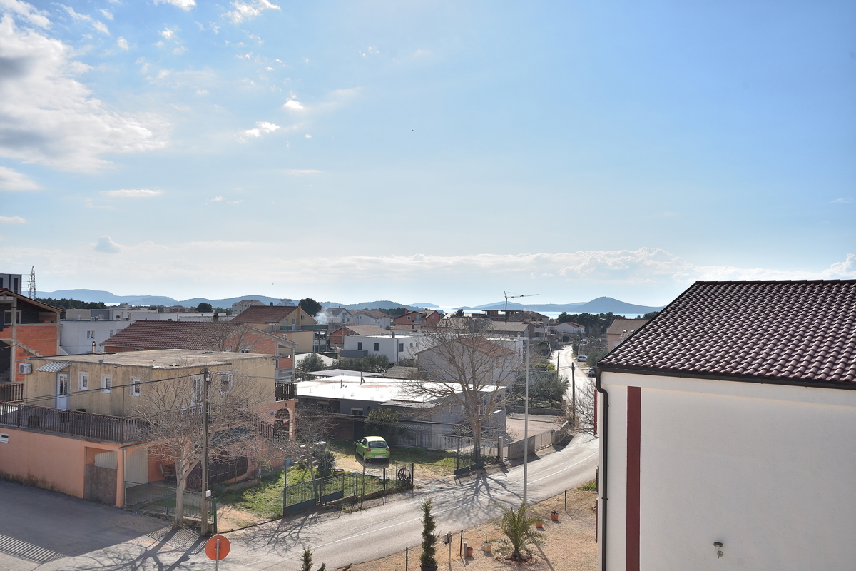 Vodice - **NOVOGRADNJA** Stanovi s pogledom na morje