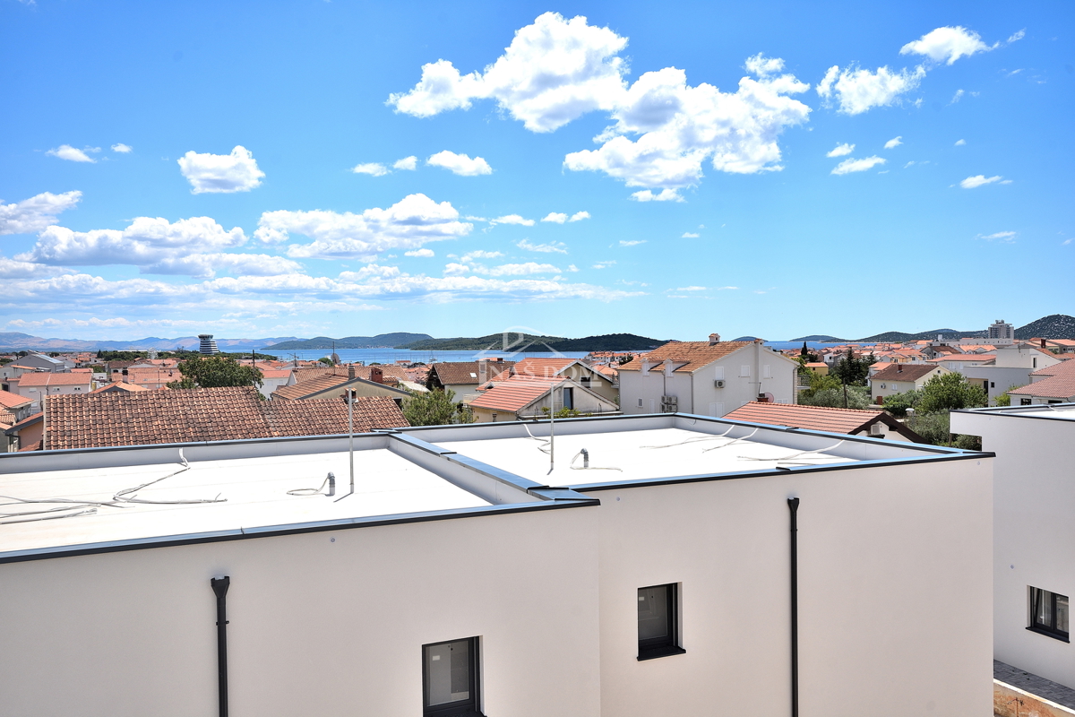 Vodice - **NOVOGRADNJA** *POGLED NA MORJE** S6 stan 2S+DB, 550 m od centra