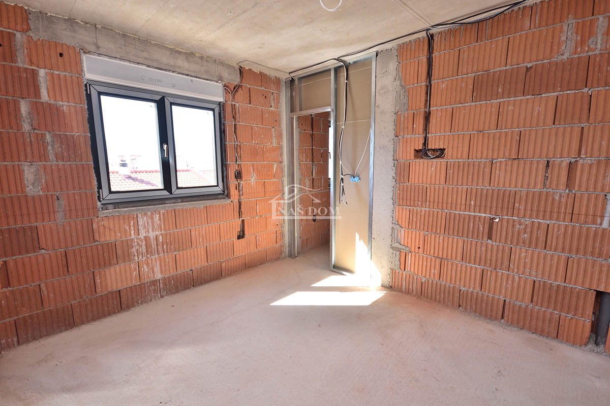 Vodice - PENTHOUSE S3 stanovanje, 200 m od plaže