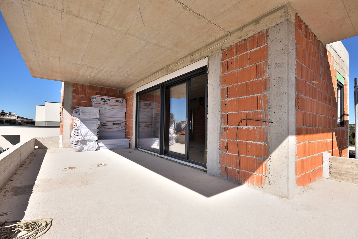 Vodice - PENTHOUSE S3 stanovanje, 200 m od plaže