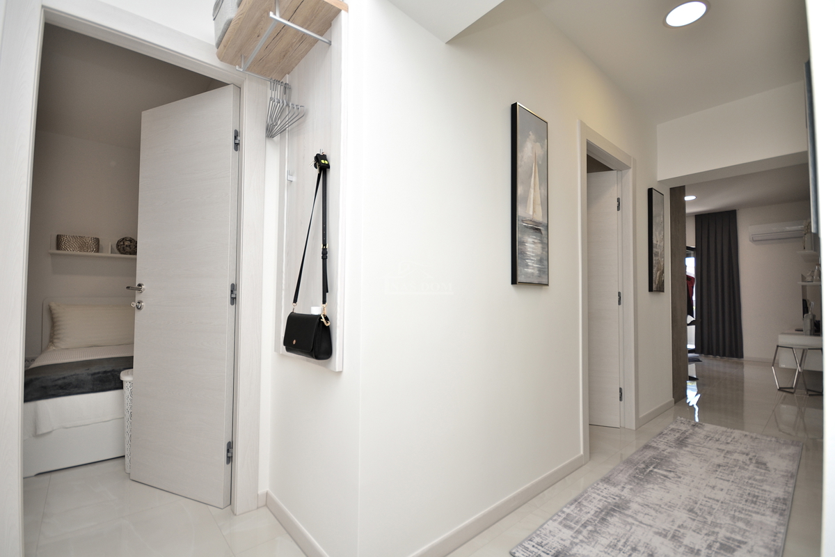 Vodice - stanovanje s dvema spalnicama 300 m od plaže