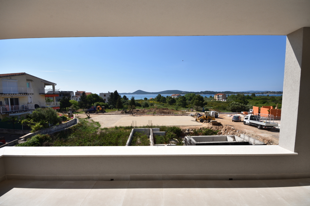 Vodice - *NOVA GRADNJA* Stanovanje S4, 1. nadstropje, 300 m od plaže
