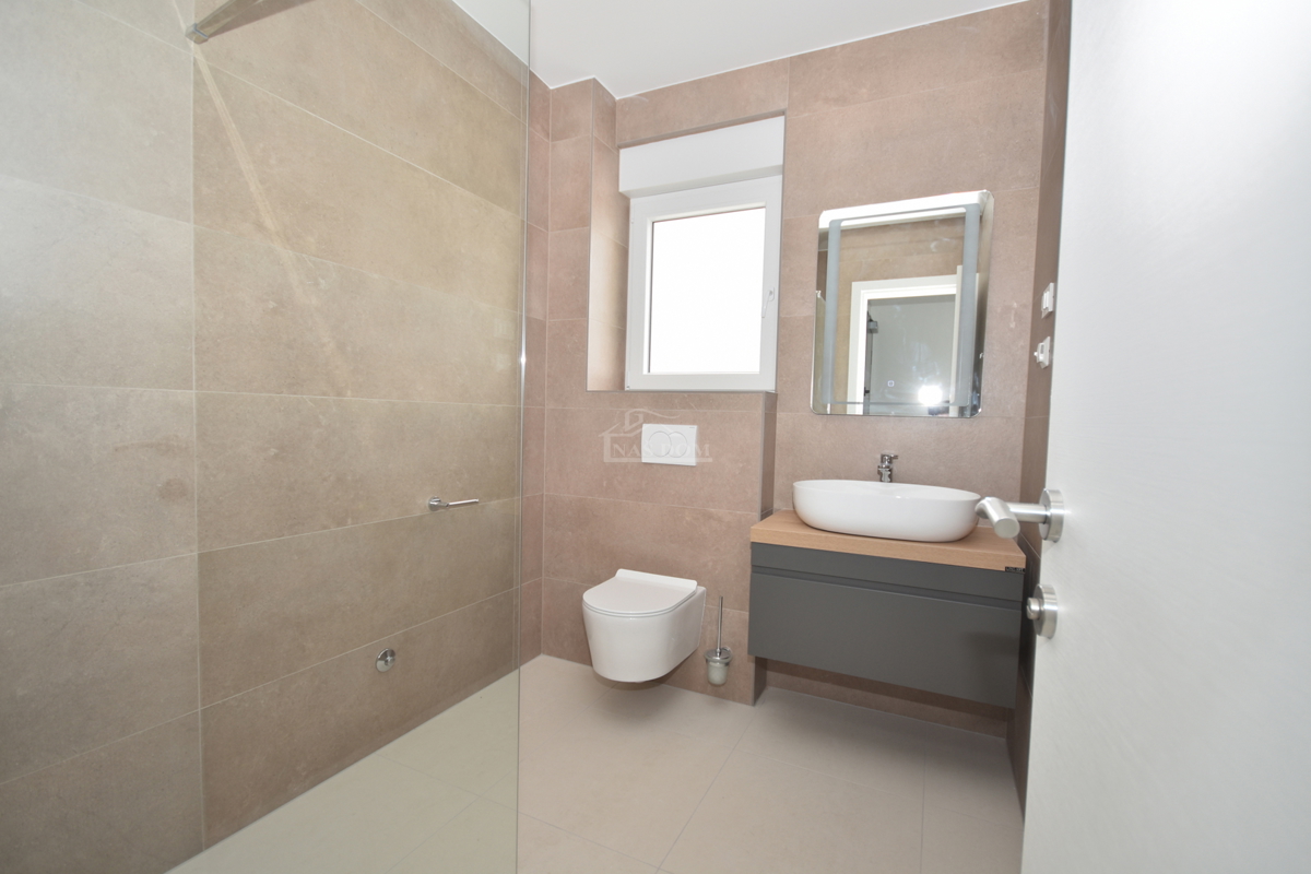 Vodice - Stanovanje S6 v drugem nadstropju, panoramski pogled na morje